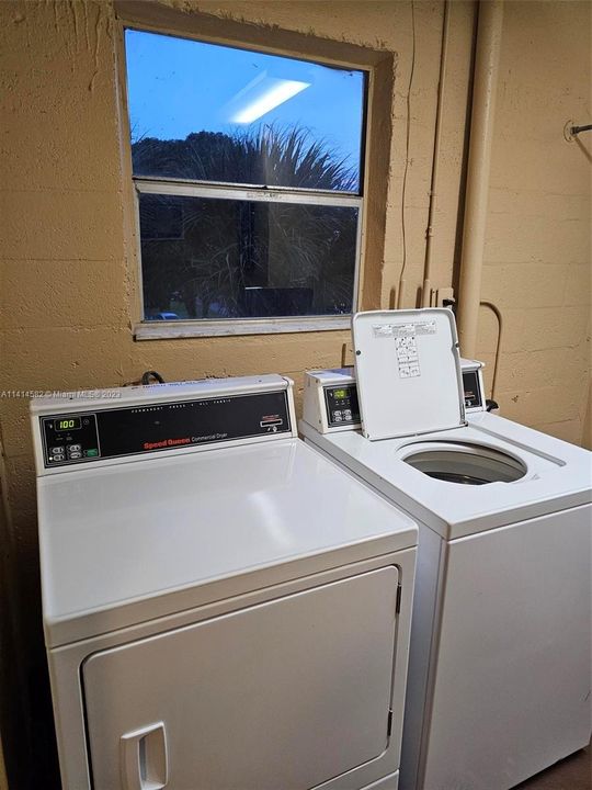 Active With Contract: $89,900 (1 beds, 1 baths, 640 Square Feet)