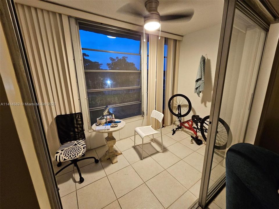 Active With Contract: $89,900 (1 beds, 1 baths, 640 Square Feet)