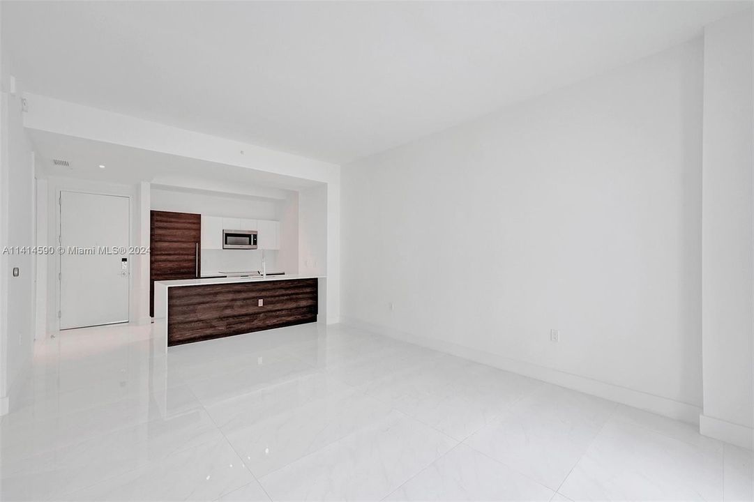 最近售出: $784,000 (1 贝兹, 1 浴室, 778 平方英尺)