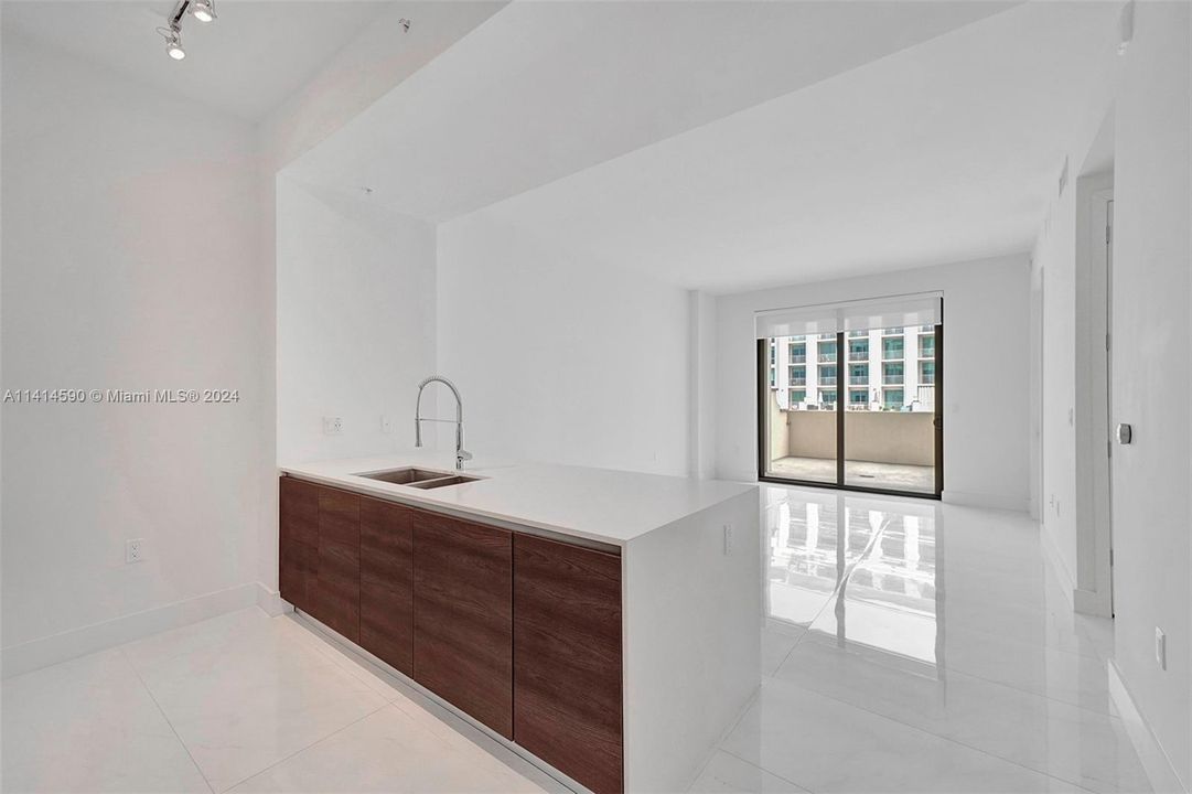 最近售出: $784,000 (1 贝兹, 1 浴室, 778 平方英尺)