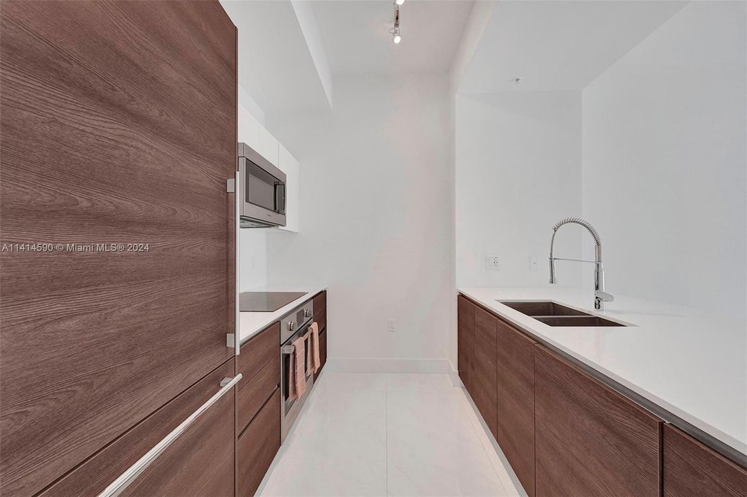 最近售出: $784,000 (1 贝兹, 1 浴室, 778 平方英尺)