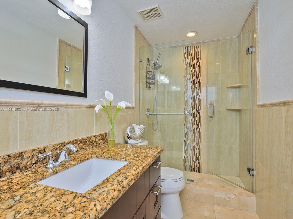 Recently Sold: $439,900 (3 beds, 2 baths, 1249 Square Feet)