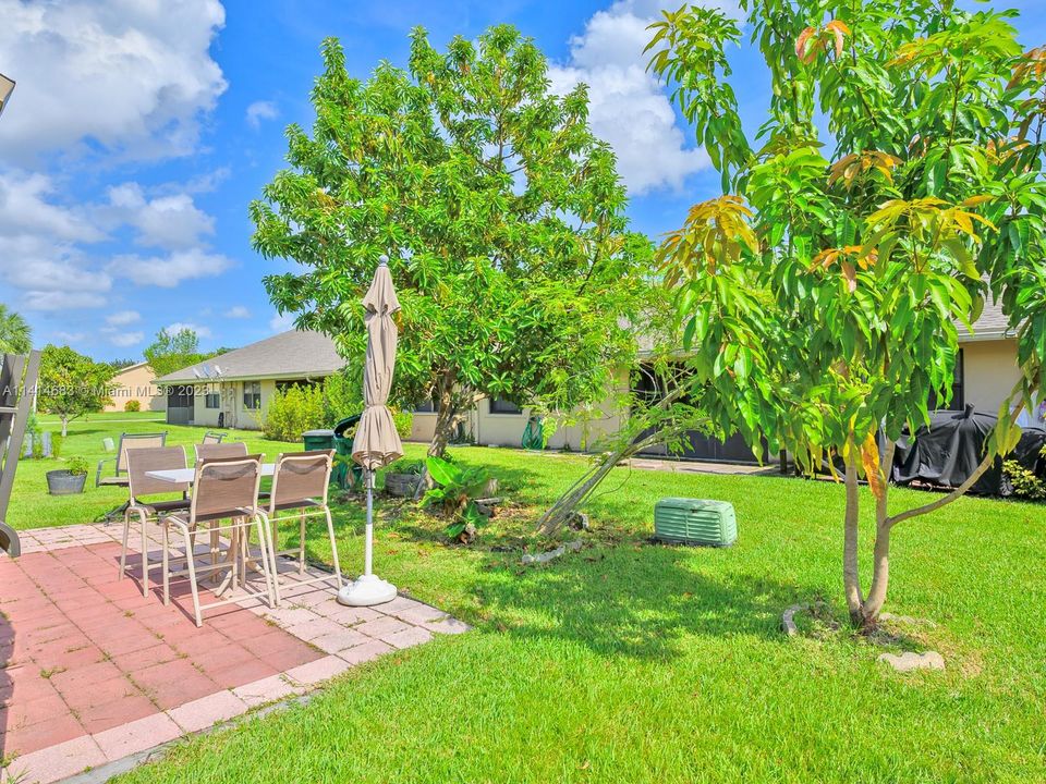 Recently Sold: $439,900 (3 beds, 2 baths, 1249 Square Feet)