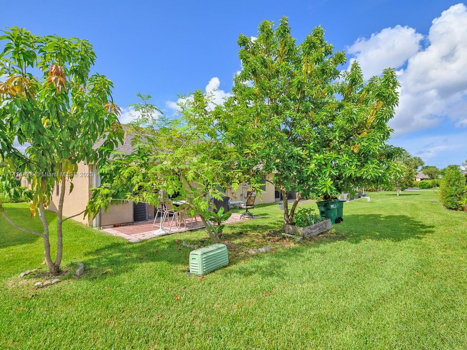 Recently Sold: $439,900 (3 beds, 2 baths, 1249 Square Feet)