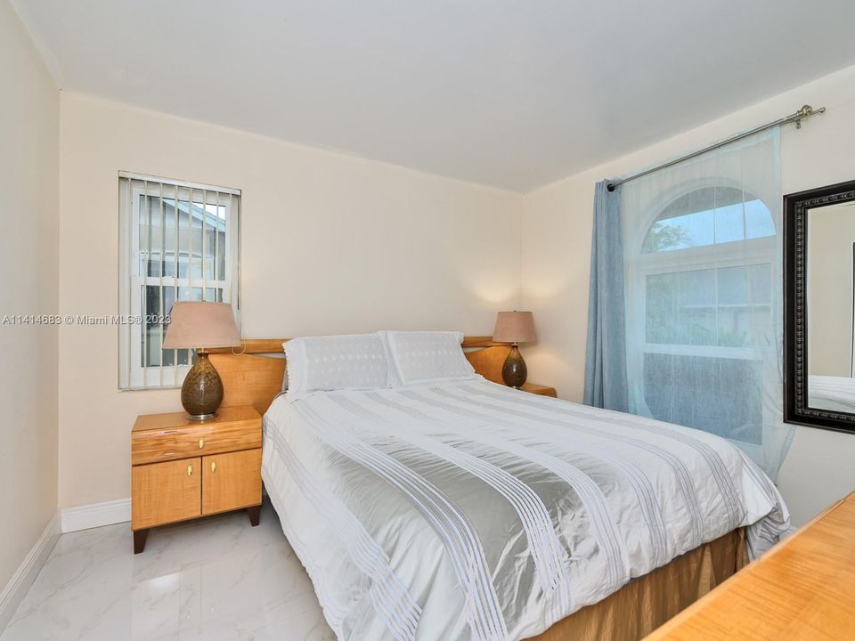 Recently Sold: $439,900 (3 beds, 2 baths, 1249 Square Feet)