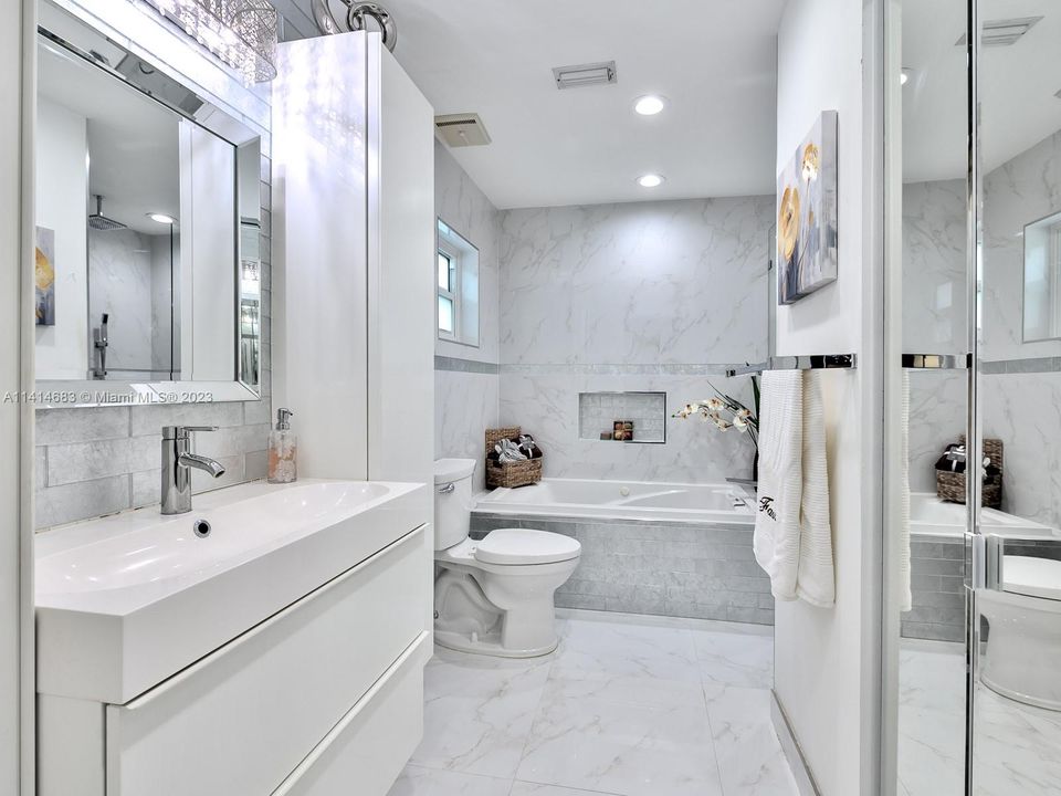 Recently Sold: $439,900 (3 beds, 2 baths, 1249 Square Feet)