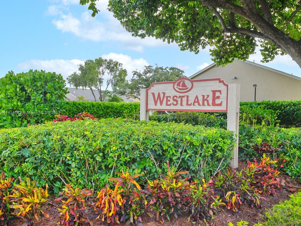 Recently Sold: $439,900 (3 beds, 2 baths, 1249 Square Feet)