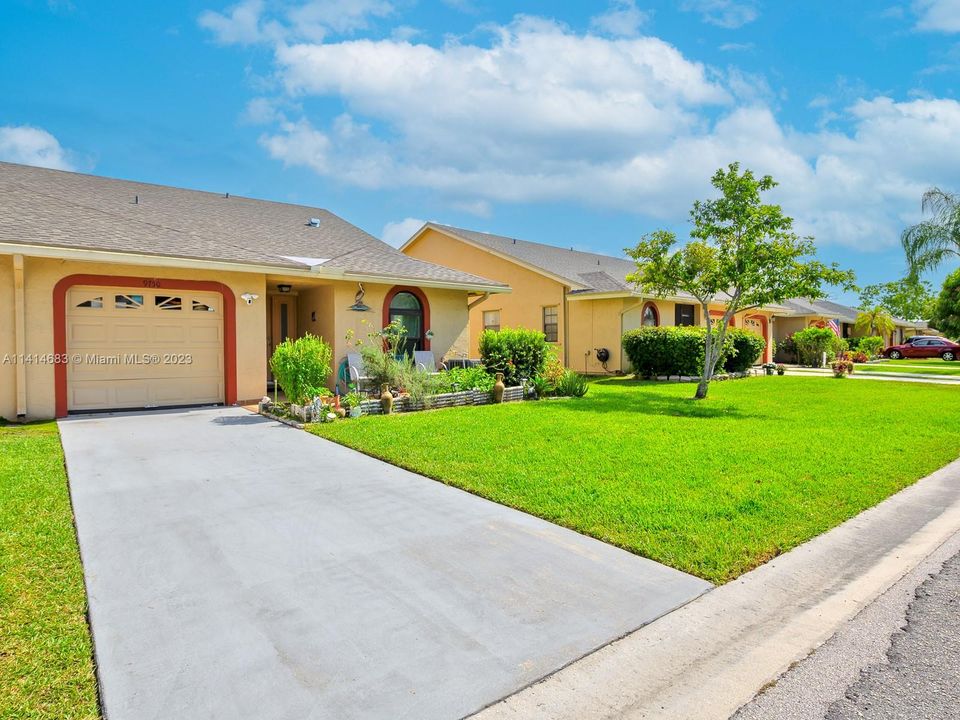 Recently Sold: $439,900 (3 beds, 2 baths, 1249 Square Feet)