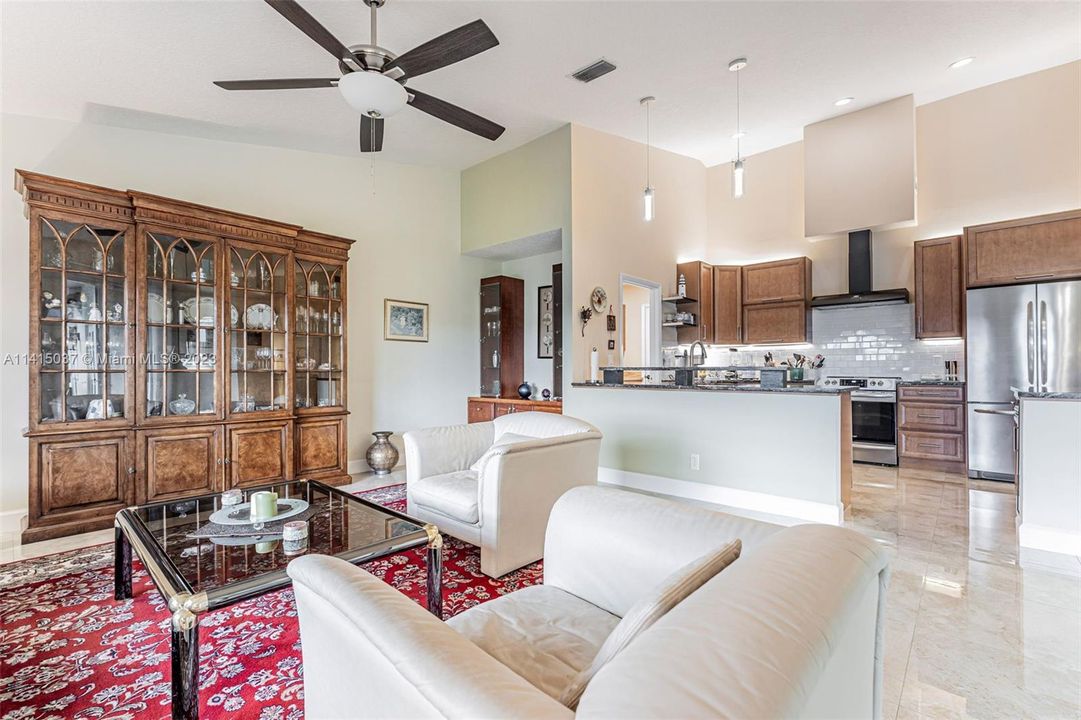 Recently Sold: $720,000 (3 beds, 2 baths, 1820 Square Feet)