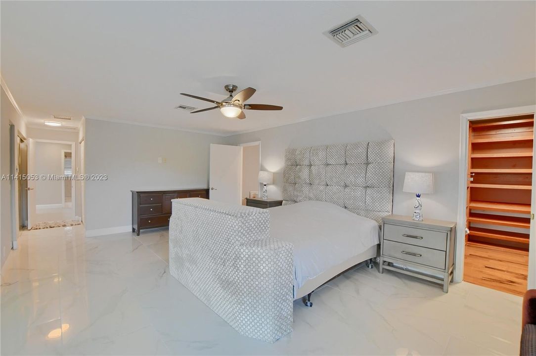 Recently Sold: $1,250,000 (4 beds, 2 baths, 2359 Square Feet)