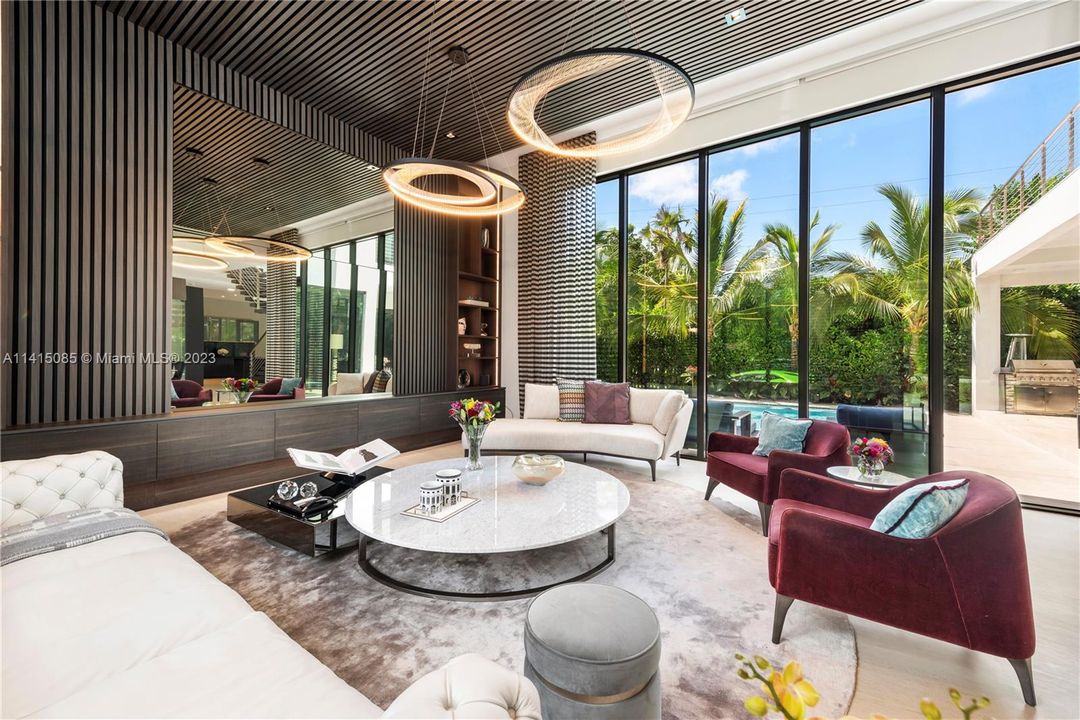 Active With Contract: $4,950,000 (5 beds, 5 baths, 4172 Square Feet)