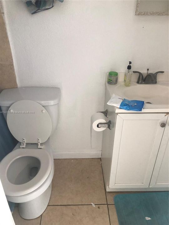 Recently Sold: $310,000 (2 beds, 1 baths, 1299 Square Feet)