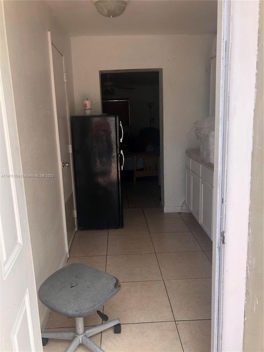 Recently Sold: $310,000 (2 beds, 1 baths, 1299 Square Feet)