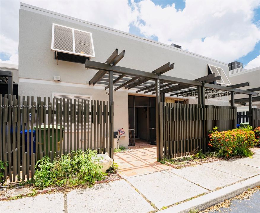 Recently Sold: $479,000 (3 beds, 2 baths, 1511 Square Feet)