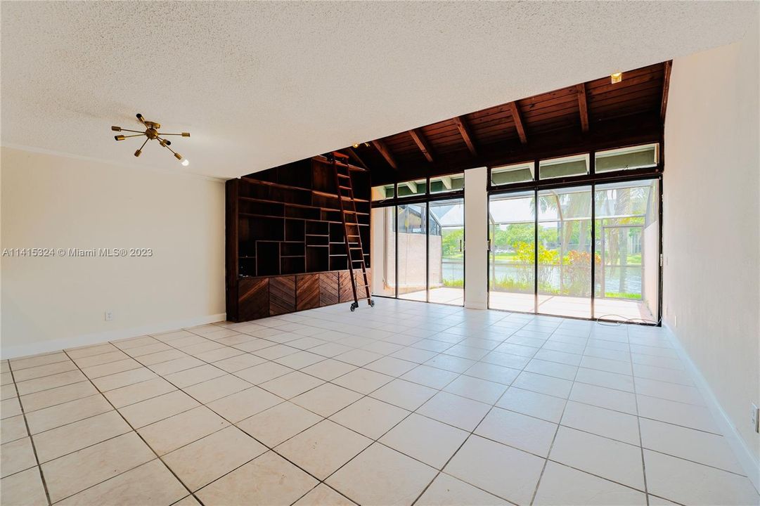 Recently Sold: $479,000 (3 beds, 2 baths, 1511 Square Feet)