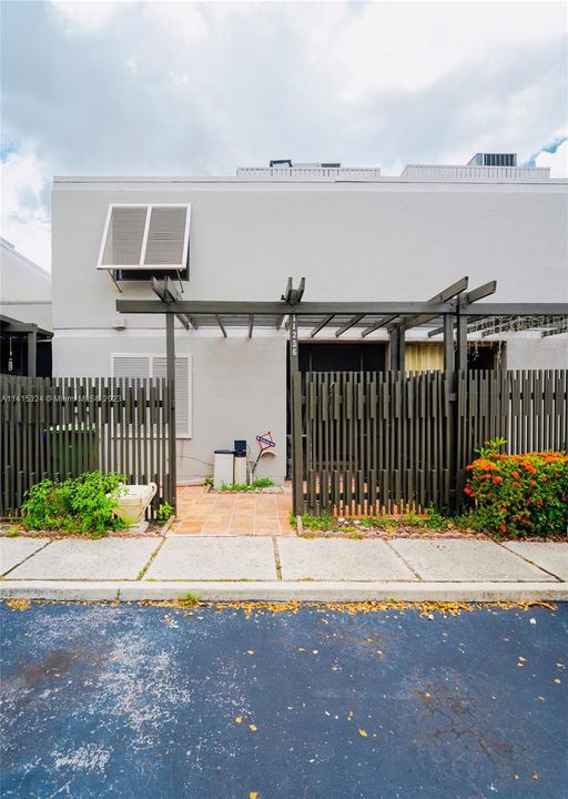 Recently Sold: $479,000 (3 beds, 2 baths, 1511 Square Feet)