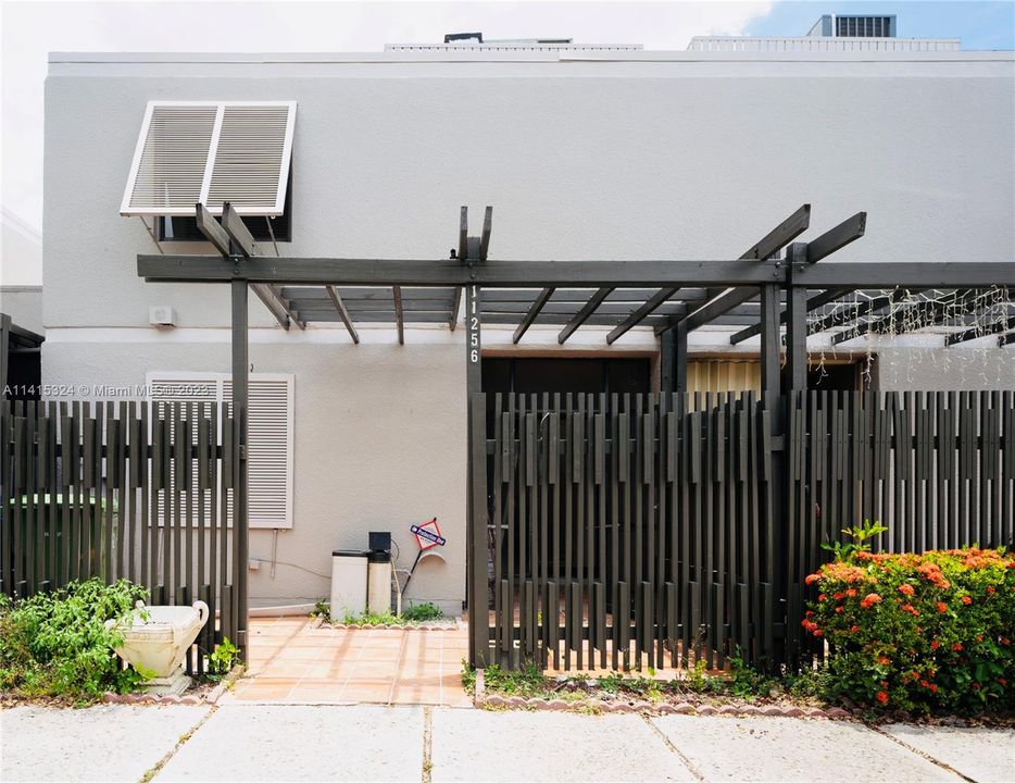 Recently Sold: $479,000 (3 beds, 2 baths, 1511 Square Feet)