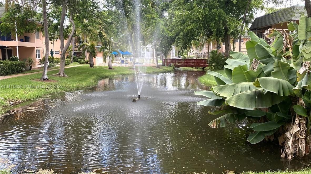 最近售出: $254,899 (2 贝兹, 2 浴室, 975 平方英尺)