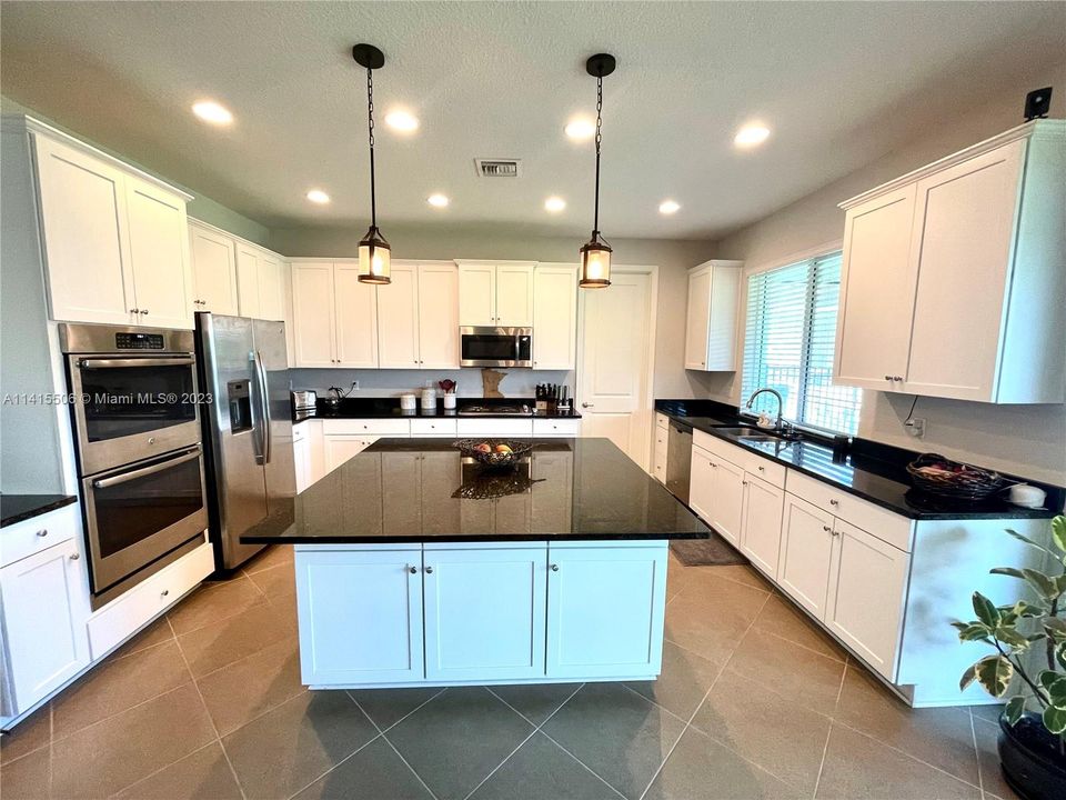 最近租的: $4,950 (4 贝兹, 4 浴室, 3031 平方英尺)