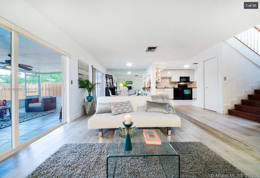 Recently Rented: $3,000 (3 beds, 2 baths, 1592 Square Feet)