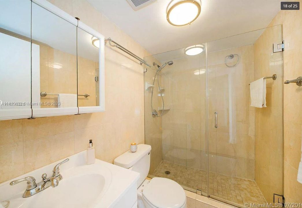 Recently Rented: $3,000 (3 beds, 2 baths, 1592 Square Feet)