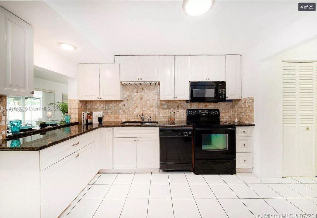 Recently Rented: $3,000 (3 beds, 2 baths, 1592 Square Feet)