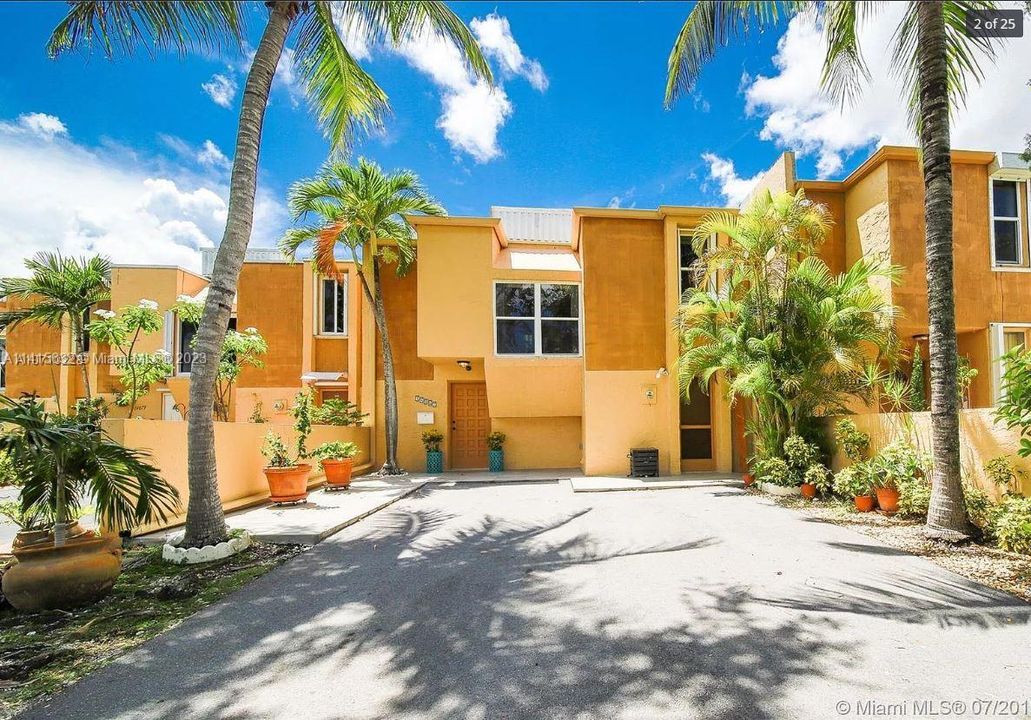 Recently Rented: $3,000 (3 beds, 2 baths, 1592 Square Feet)