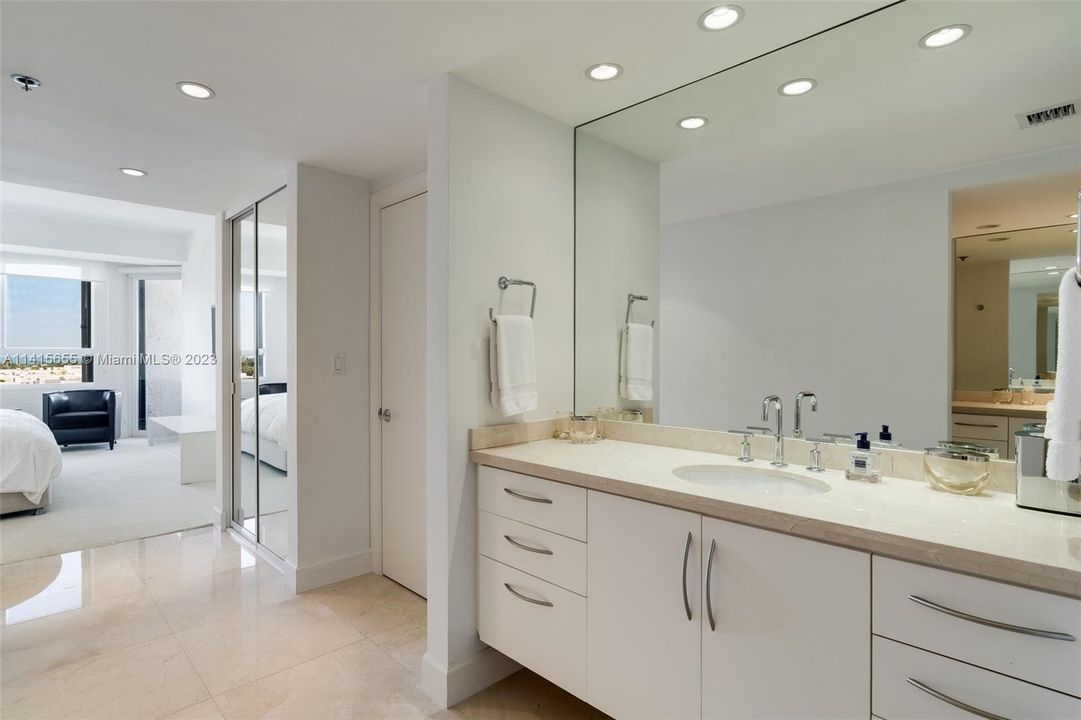 Recently Sold: $1,450,000 (2 beds, 2 baths, 1546 Square Feet)