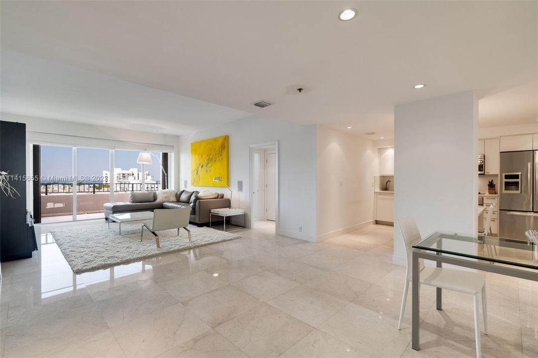 Recently Sold: $1,450,000 (2 beds, 2 baths, 1546 Square Feet)