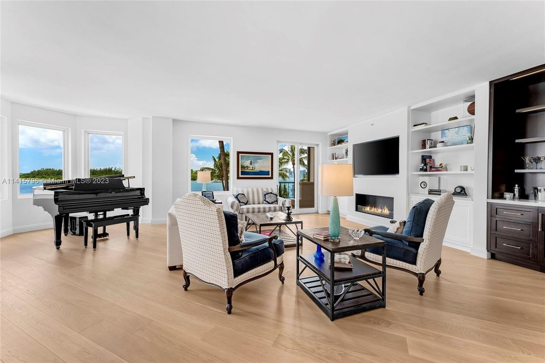 Active With Contract: $5,850,000 (3 beds, 3 baths, 3192 Square Feet)