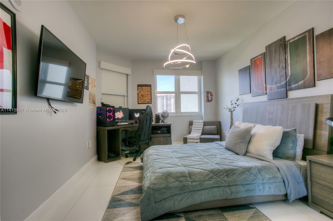 最近租的: $6,500 (3 贝兹, 3 浴室, 1702 平方英尺)