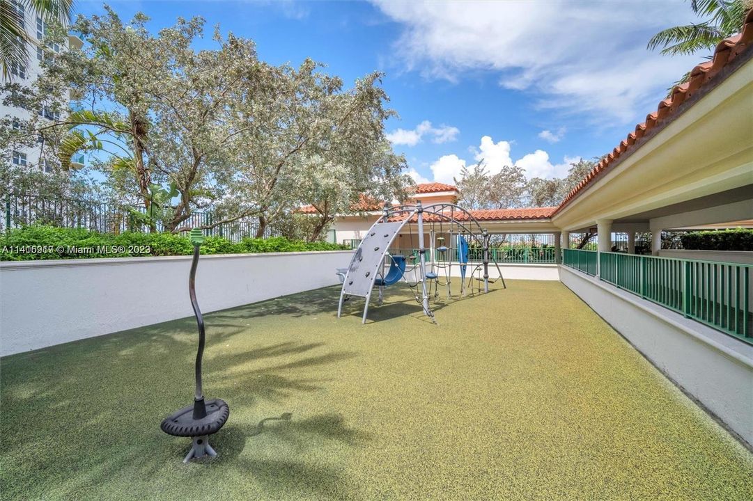 最近租的: $6,500 (3 贝兹, 3 浴室, 1702 平方英尺)