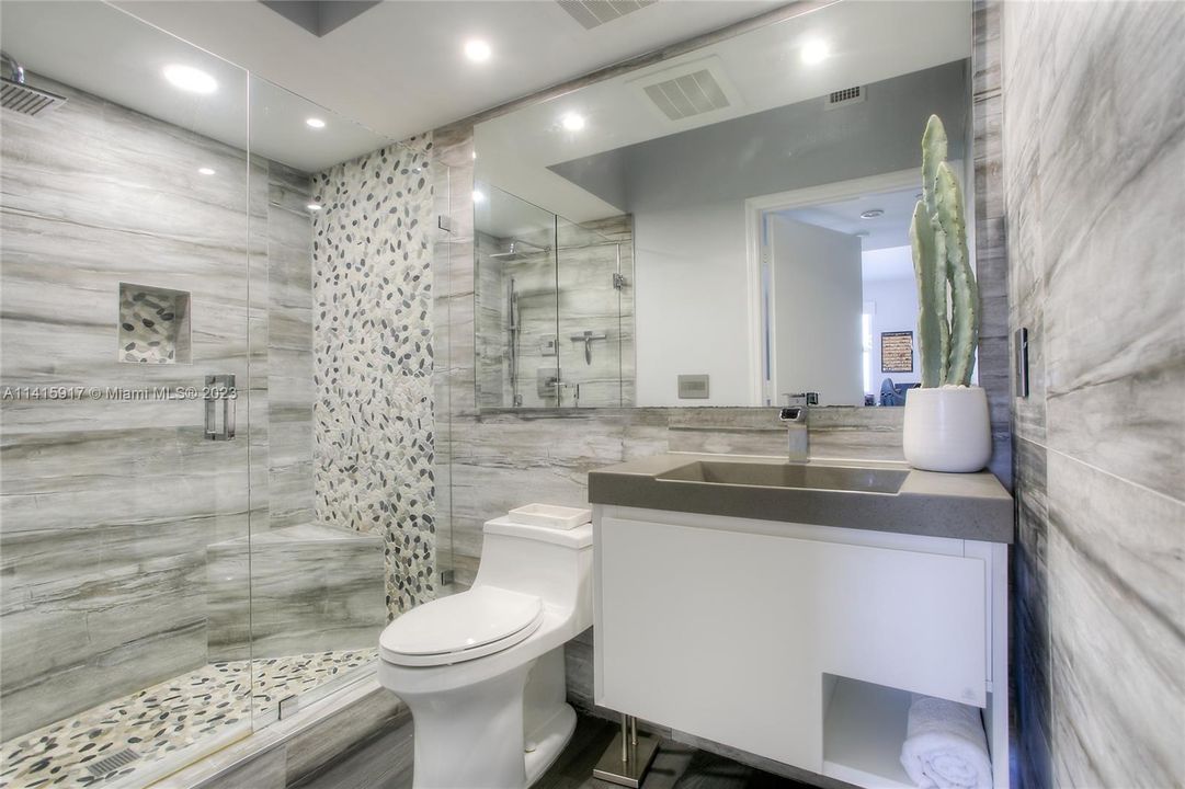 最近租的: $6,500 (3 贝兹, 3 浴室, 1702 平方英尺)