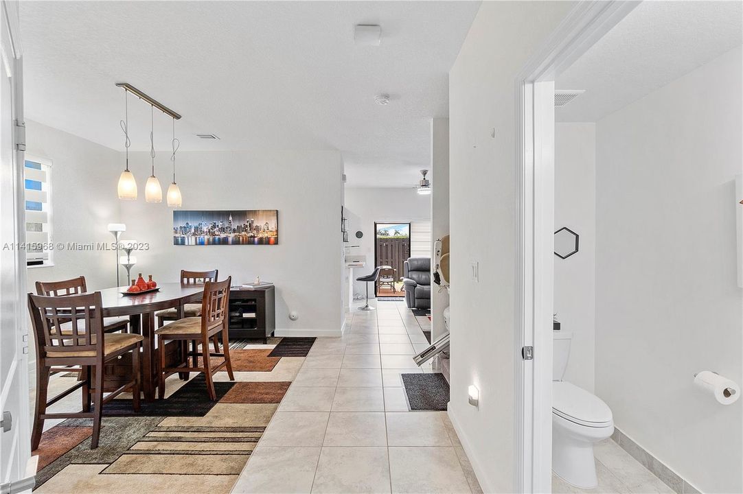 Recently Sold: $435,000 (3 beds, 2 baths, 1583 Square Feet)