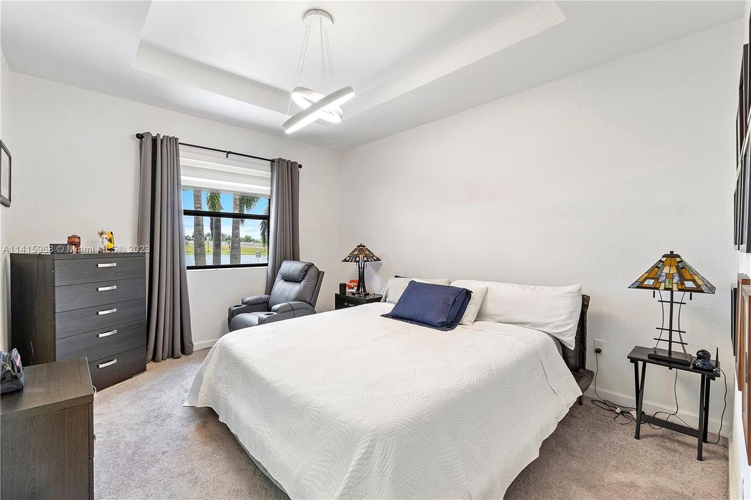 Recently Sold: $435,000 (3 beds, 2 baths, 1583 Square Feet)