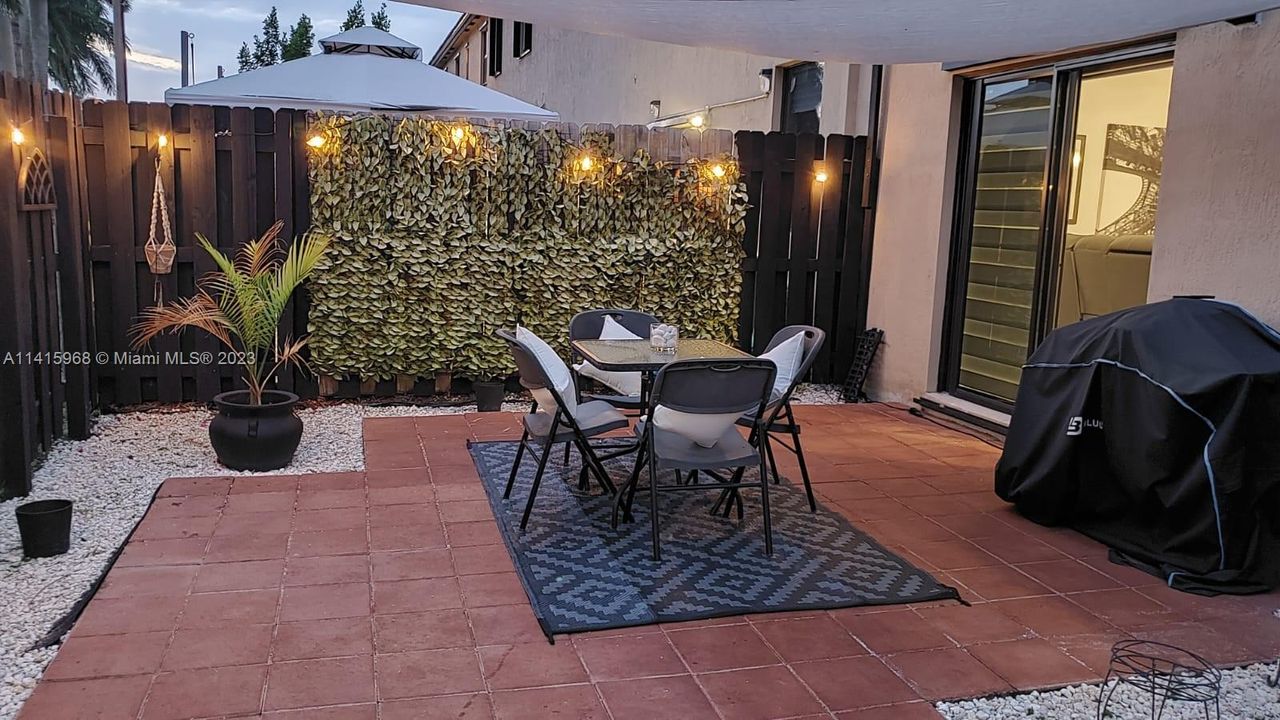 Recently Sold: $435,000 (3 beds, 2 baths, 1583 Square Feet)