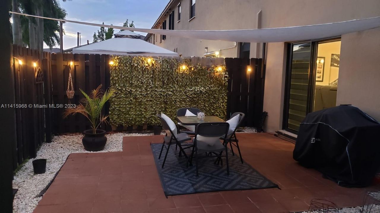 Recently Sold: $435,000 (3 beds, 2 baths, 1583 Square Feet)