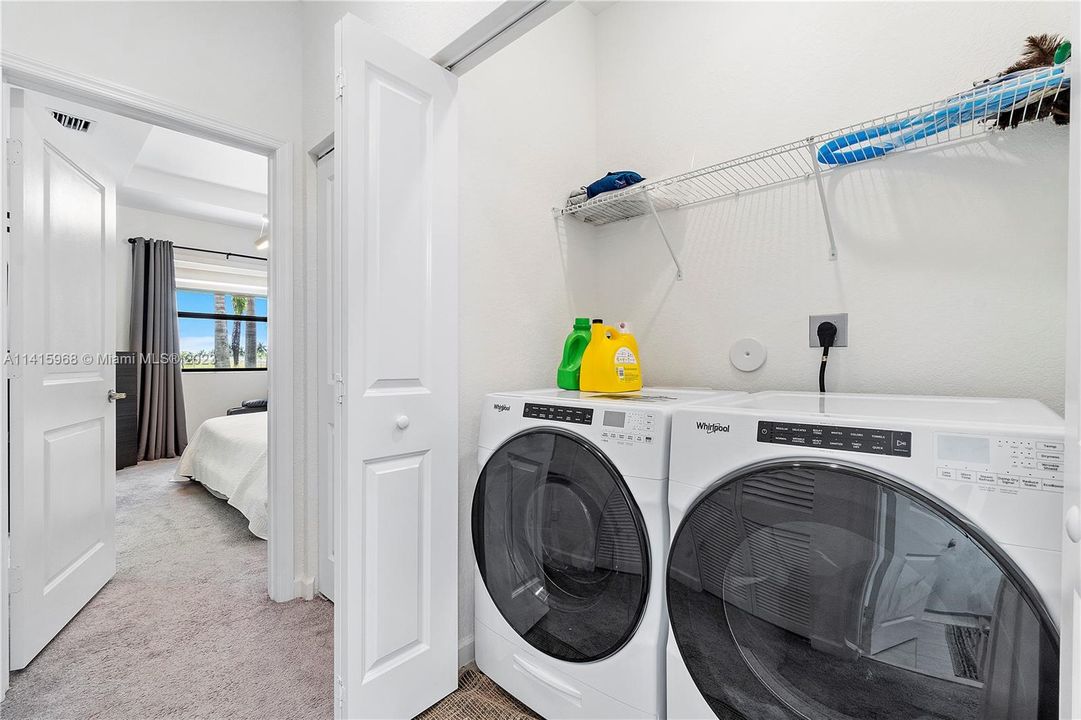 Recently Sold: $435,000 (3 beds, 2 baths, 1583 Square Feet)