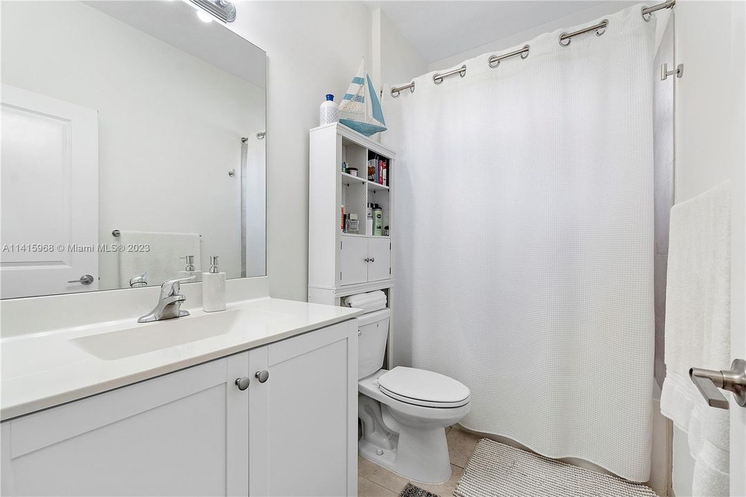 Recently Sold: $435,000 (3 beds, 2 baths, 1583 Square Feet)