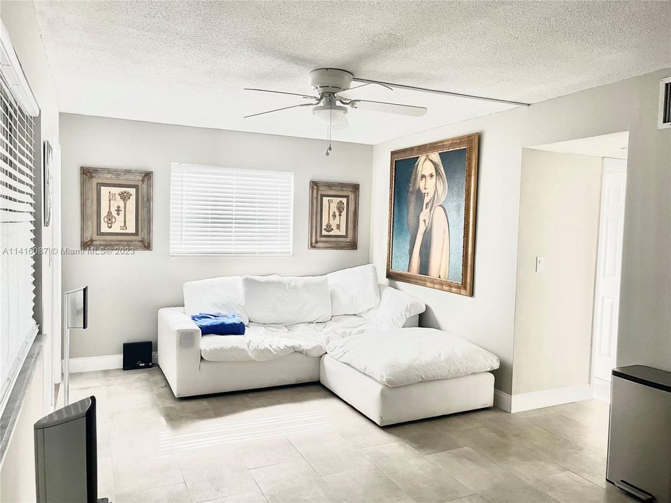 Recently Sold: $180,000 (2 beds, 1 baths, 650 Square Feet)