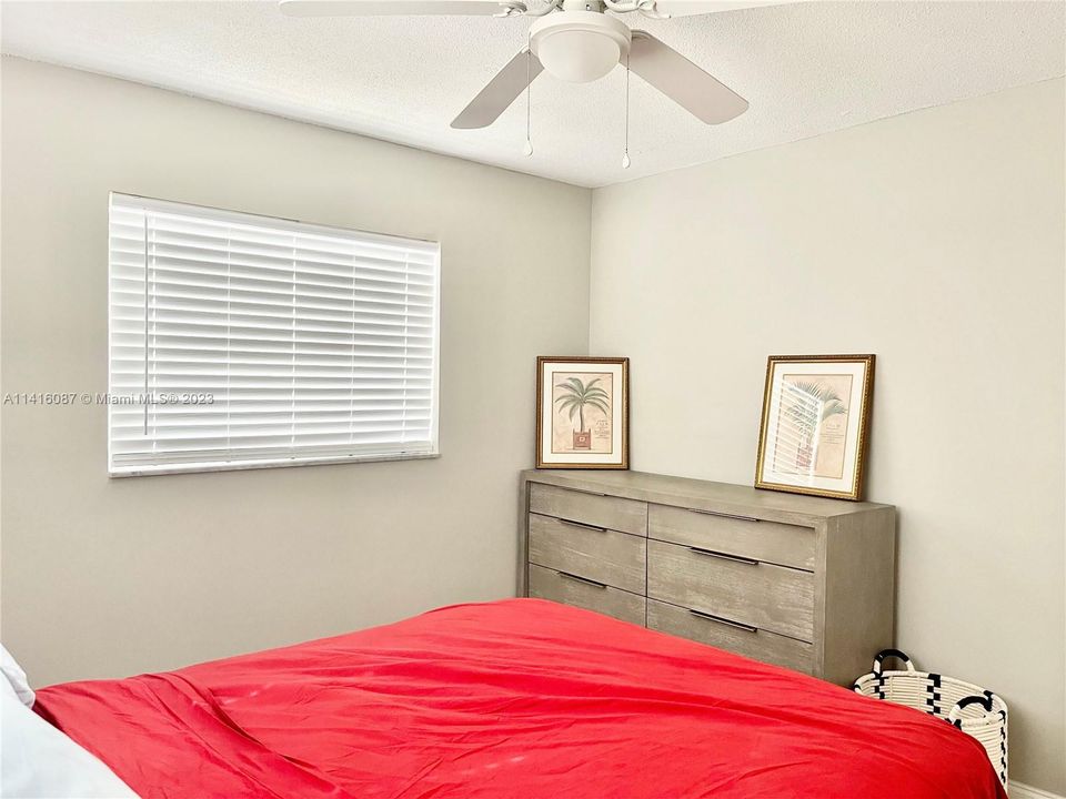 Recently Sold: $180,000 (2 beds, 1 baths, 650 Square Feet)