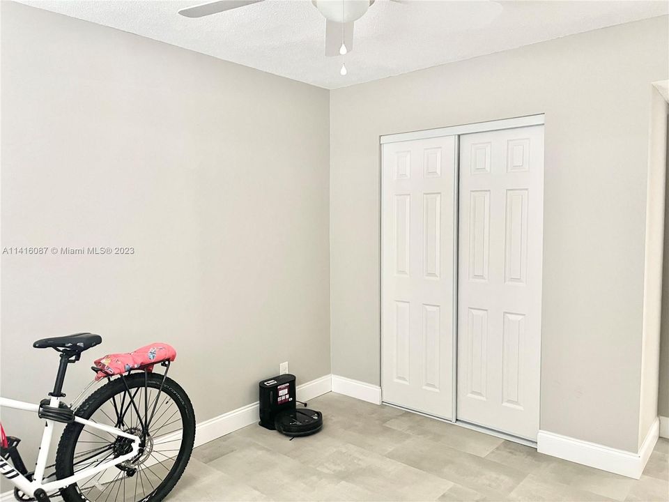 Recently Sold: $180,000 (2 beds, 1 baths, 650 Square Feet)