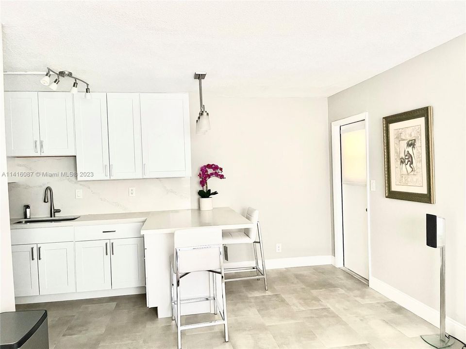 Recently Sold: $180,000 (2 beds, 1 baths, 650 Square Feet)