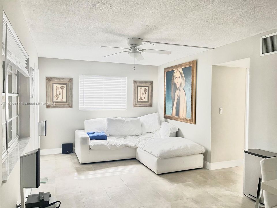 Recently Sold: $180,000 (2 beds, 1 baths, 650 Square Feet)