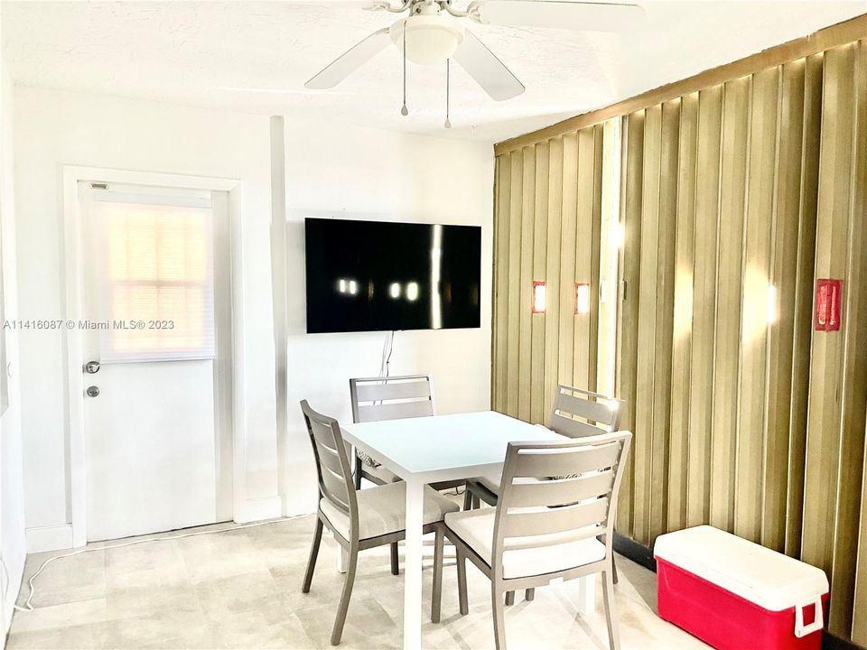 Recently Sold: $180,000 (2 beds, 1 baths, 650 Square Feet)