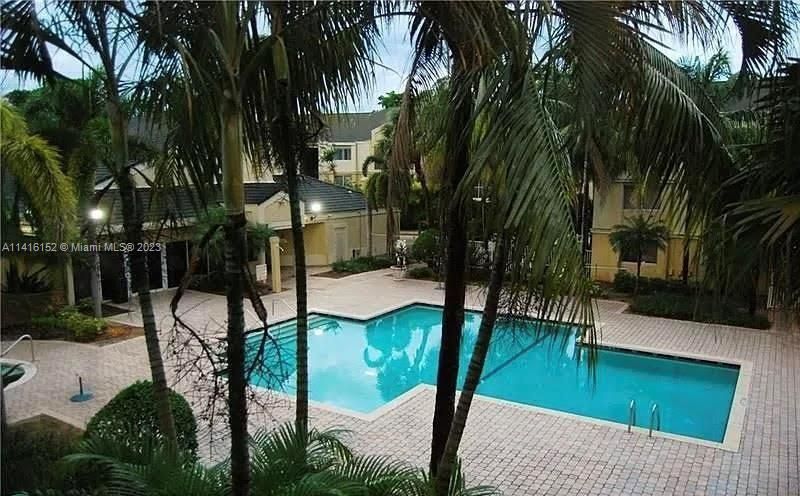 Recientemente alquilado: $1,700 (1 camas, 1 baños, 615 Pies cuadrados)