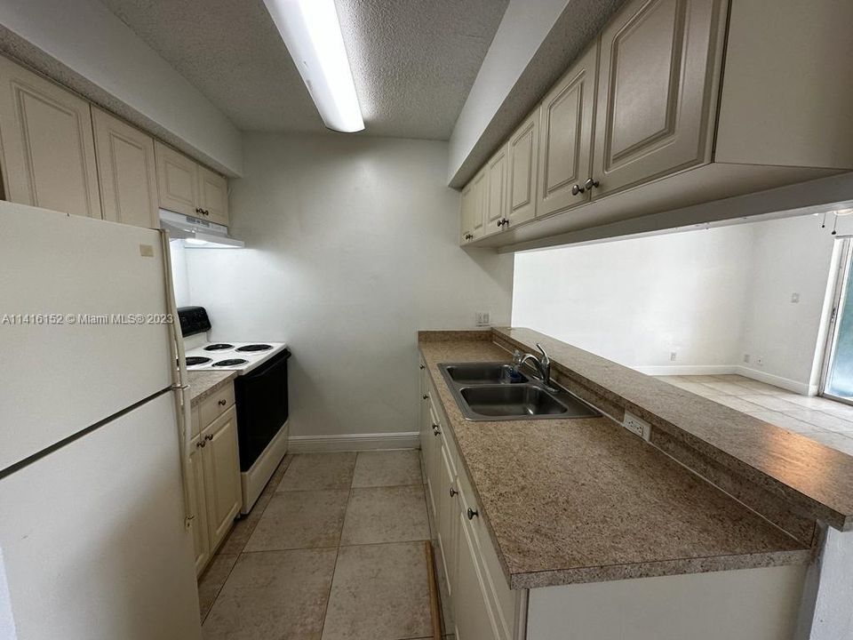 Recientemente alquilado: $1,700 (1 camas, 1 baños, 615 Pies cuadrados)