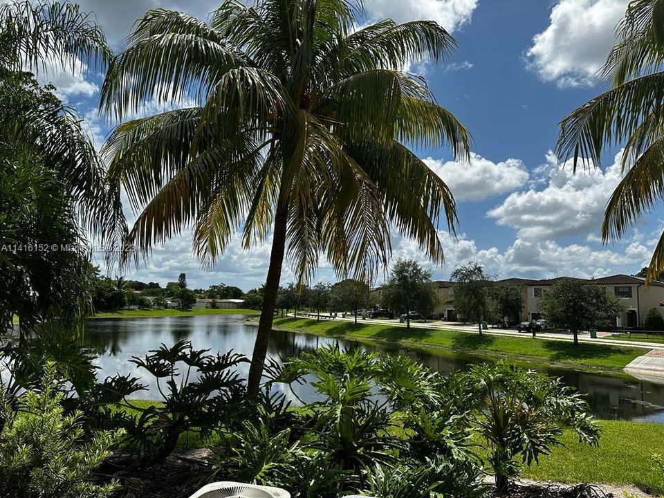 Recientemente alquilado: $1,700 (1 camas, 1 baños, 615 Pies cuadrados)