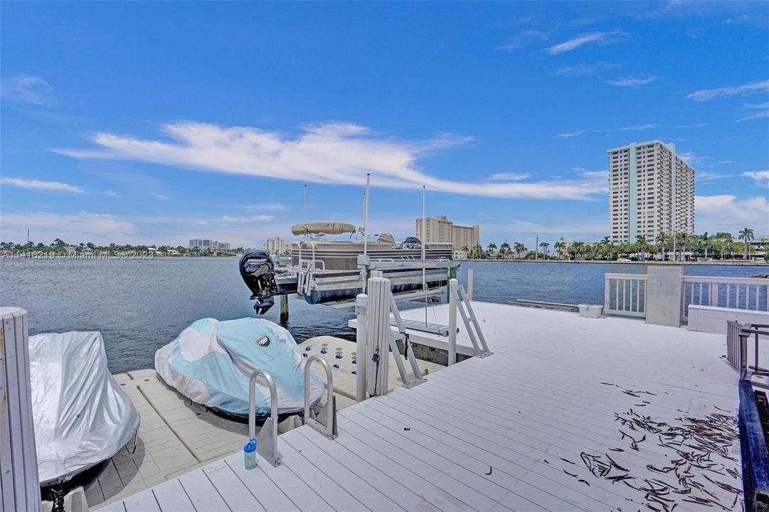 Недавно продано: $2,200,000 (4 спален, 3 ванн, 2554 Квадратных фут)