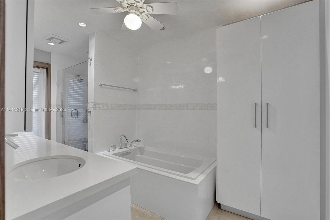 Недавно продано: $2,200,000 (4 спален, 3 ванн, 2554 Квадратных фут)